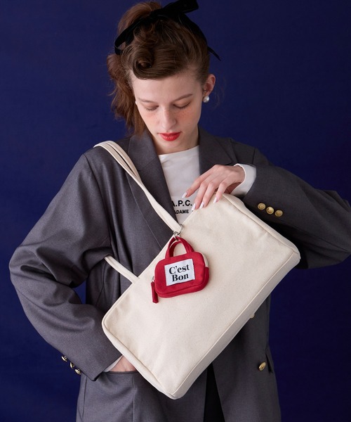 BONLECILL Marche(ボンルシールマルシェ)の「【BONLECILL Marche】ミニポーチ付きキャンバススクエアボストンバッグ(ボストンバッグ・レディース・ネイビー/ブルー/アイボリー/ブラック・FREE)」の6枚目の写真