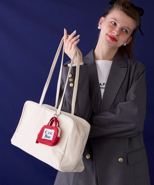 BONLECILL Marche(ボンルシールマルシェ)の「【BONLECILL Marche】ミニポーチ付きキャンバススクエアボストンバッグ(ボストンバッグ・レディース・ネイビー/ブルー/アイボリー/ブラック・FREE)」の10枚目の写真