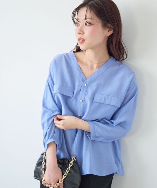 le.coeur blanc（ルクールブラン）の「ヴィンテージライクノーカラーブラウス（シャツ/ブラウス・レディース・オフホワイト/ライトブルー/チャコールグレー・38）」の3枚目の写真