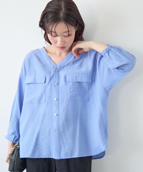 le.coeur blanc（ルクールブラン）の「ヴィンテージライクノーカラーブラウス（シャツ/ブラウス・レディース・オフホワイト/ライトブルー/チャコールグレー・38）」の5枚目の写真