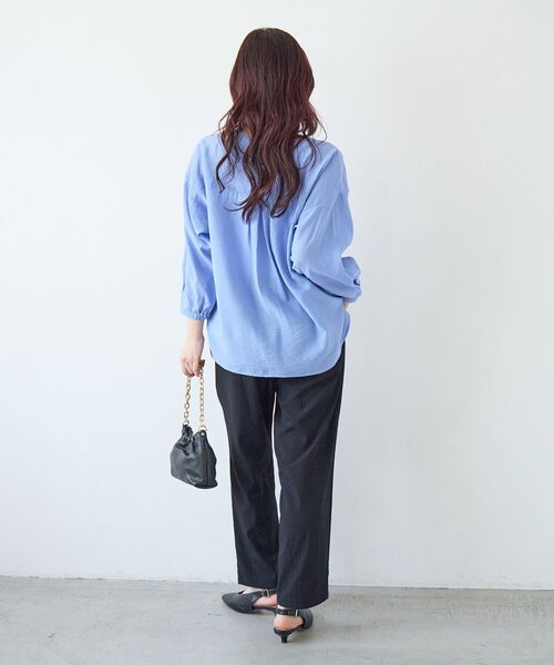 le.coeur blanc（ルクールブラン）の「ヴィンテージライクノーカラーブラウス（シャツ/ブラウス・レディース・オフホワイト/ライトブルー/チャコールグレー・38）」の10枚目の写真