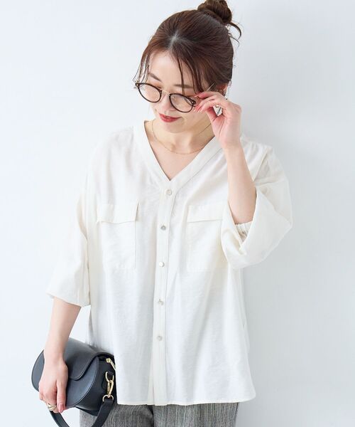 le.coeur blanc（ルクールブラン）の「ヴィンテージライクノーカラーブラウス（シャツ/ブラウス・レディース・オフホワイト/ライトブルー/チャコールグレー・38）」の14枚目の写真