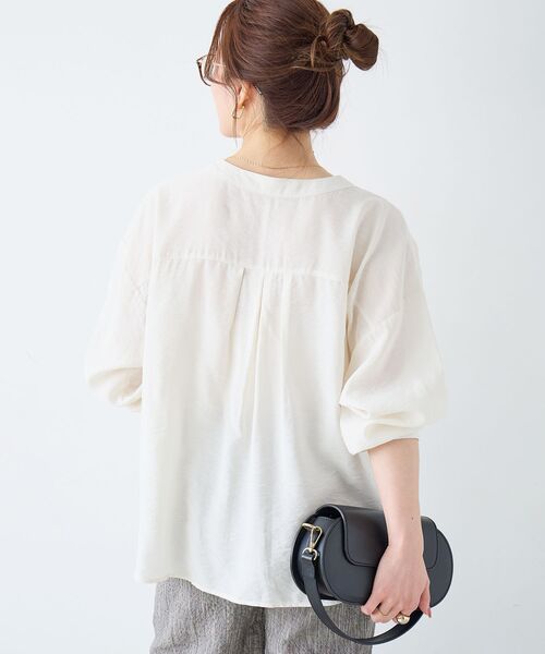 le.coeur blanc（ルクールブラン）の「ヴィンテージライクノーカラーブラウス（シャツ/ブラウス・レディース・オフホワイト/ライトブルー/チャコールグレー・38）」の17枚目の写真