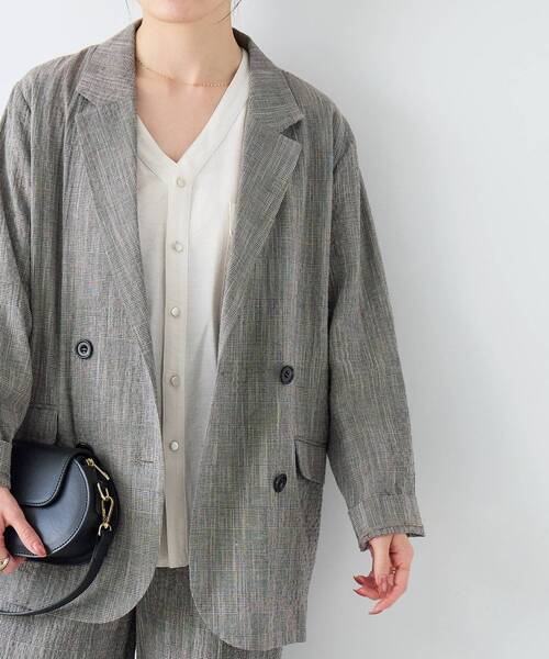 le.coeur blanc(ルクールブラン)の「ヴィンテージライクノーカラーブラウス(シャツ/ブラウス・レディース・オフホワイト/ライトブルー/チャコールグレー・38)」の17枚目の写真