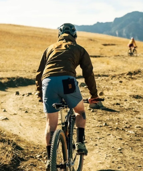 TOPO DESIGNS（トポデザインズ）の「縦横自在に伸びる4WAYストレッチ【TOPO DESIGNS】MESA SHORTS M　軽量速乾（その他パンツ・メンズ・ブルー/ブラック/イエロー・SMALL/MEDIUM/LARGE/X-LARGE）」の2枚目の写真