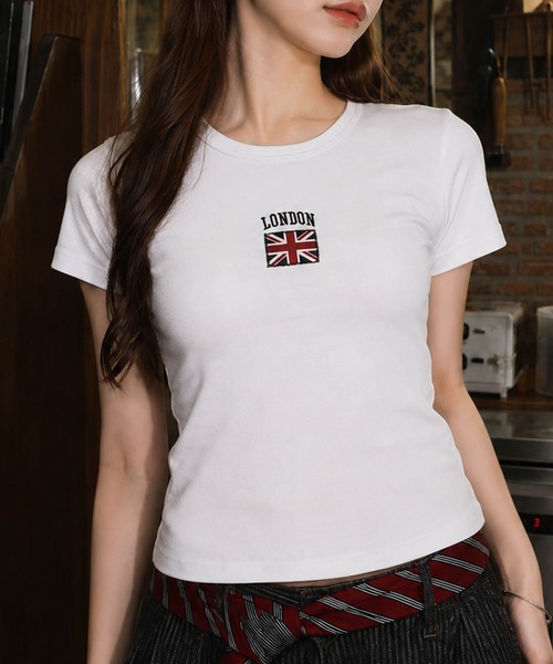 SPINNS(スピンズ)の「半袖ピタTシャツ/ユニオンジャック(Tシャツ/カットソー・レディース・ピンク/ネイビー/オフホワイト/グレー・ONESIZE)」の2枚目の写真