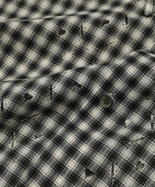MASU(エムエーエスユー)の「HEART HOLE PLAID SHIRT(シャツ/ブラウス・メンズ・ブラック/レッド・44/46)」の5枚目の写真