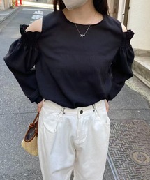 オープンショルダーブラウス