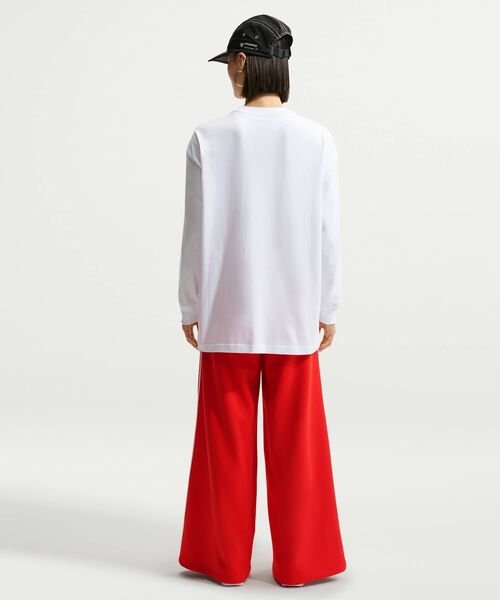 NIKE(ナイキ)の「ナイキ スポーツウェア ウィメンズ ロングスリーブ Tシャツ / Nike Sportswear Women's Long-Sleeve T-Shirt IR6977-100 White(Tシャツ/カットソー・レディース・ホワイト・L/M/XS/XL/S)」の2枚目の写真