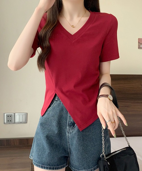 2ly2（トゥーリートゥー）の「アシンメトリーヘムVネックTシャツ（Tシャツ/カットソー・レディース・ブラック/イエロー/ベージュ/ボルドー・FREE）」の2枚目の写真