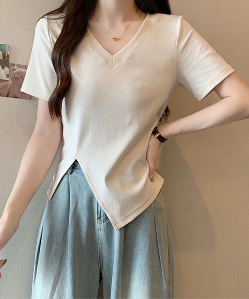 2ly2（トゥーリートゥー）の「アシンメトリーヘムVネックTシャツ（Tシャツ/カットソー・レディース・ブラック/イエロー/ベージュ/ボルドー・FREE）」の20枚目の写真