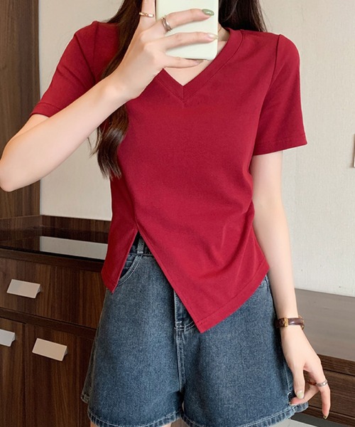 2ly2（トゥーリートゥー）の「アシンメトリーヘムVネックTシャツ（Tシャツ/カットソー・レディース・ブラック/イエロー/ベージュ/ボルドー・FREE）」の6枚目の写真