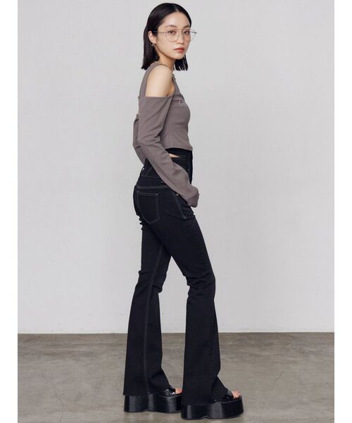 EMODA(エモダ)の「レイヤードロゴロンT(Tシャツ/カットソー・レディース・チャコールグレー/ホワイト/グレー/ブラック・FREE)」の12枚目の写真