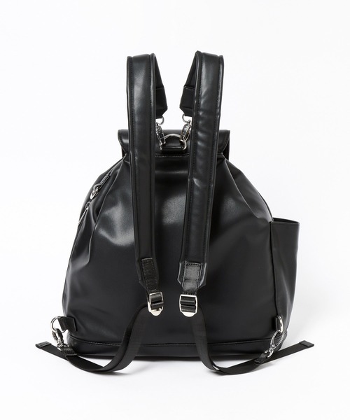 HARE(ハレ)の「プレートデザインフラップリュック(HARE)(バックパック/リュック・レディース・ブラック系その他/ブラック・FREE)」の5枚目の写真
