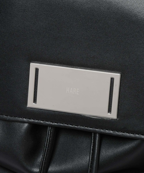 HARE(ハレ)の「プレートデザインフラップリュック(HARE)(バックパック/リュック・レディース・ブラック系その他/ブラック・FREE)」の7枚目の写真