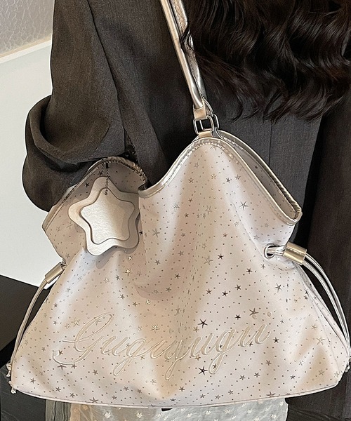 LA VORAGINE(ラ ヴォラジネ)の「星プリント 刺繍 トートバッグ 大容量 通勤用 ハンドバッグ(トートバッグ・レディース・ブルー/ブラック/アイボリー・FREE)」の11枚目の写真