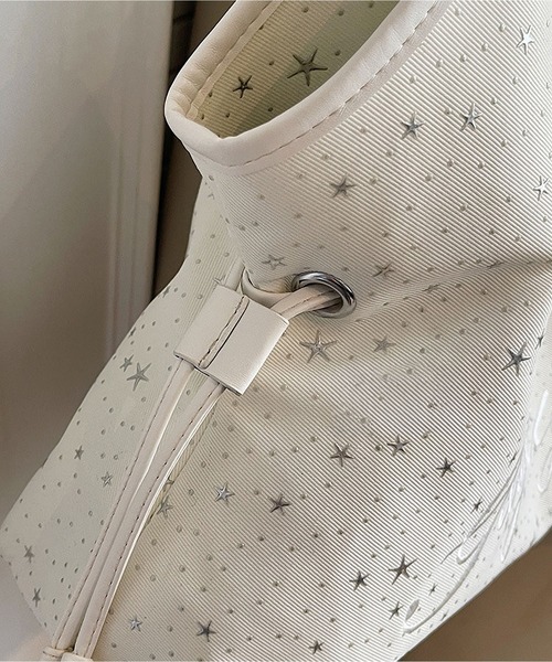 LA VORAGINE(ラ ヴォラジネ)の「星プリント 刺繍 トートバッグ 大容量 通勤用 ハンドバッグ(トートバッグ・レディース・ブルー/ブラック/アイボリー・FREE)」の16枚目の写真