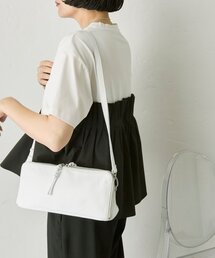 ear PAPILLONNER イア パピヨネ バッグ ショルダーバッグ カバン 鞄 ホワイト 白 巾着 筒型 メッシュ 編み 牛床革 おしゃれ シンプル きれいめ 大人女子 ブランド 上品 ベーシック 通勤 通学 軽量 散歩バッグ ランチバッグ 普段使い【レディース】【中古】【美品】 ear PAPILLONNER（イア パピヨネ） ボストンバッグ 「本革/410g」オブ