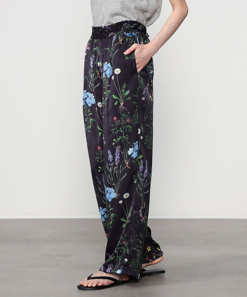 TICCA(ティッカ)の「TICCA | フラワープリントパンツ WOMEN(その他パンツ・レディース・ブルー系その他5・F)」の3枚目の写真