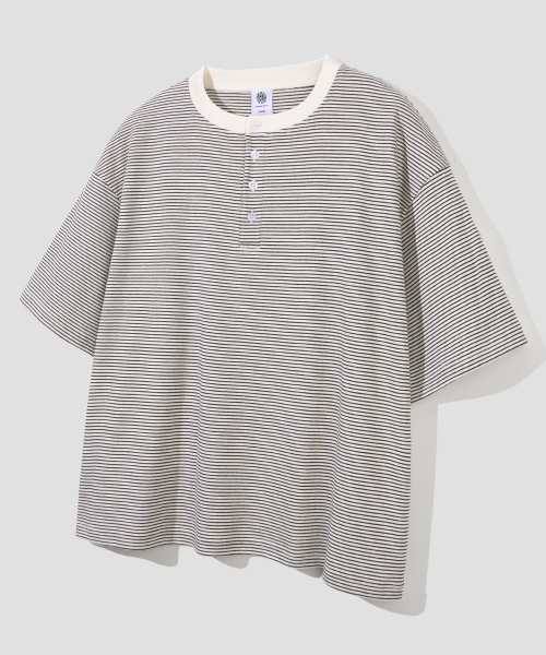 AGOD（エージーオーディー）の「ロールアップスナップヘンリーネックストライプハーフTシャツ[アイボリー]（Tシャツ/カットソー・レディース・その他・LARGE/SMALL/MEDIUM）」の4枚目の写真