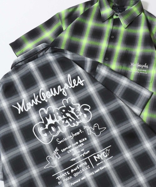 Mark Gonzales(マーク・ゴンザレス)の「MARK GONZALES ARTWORK COLLECTION/マークゴンザレス 別注 ビッグシルエット バックプリント ワンポイント刺繍 オンブレチェック 半袖シャツ(シャツ/ブラウス・メンズ・ブラック×ライム/ブラック×ブルー/ブラック×ホワイト/ブラック×グレー・XL/L/M)」の2枚目の写真