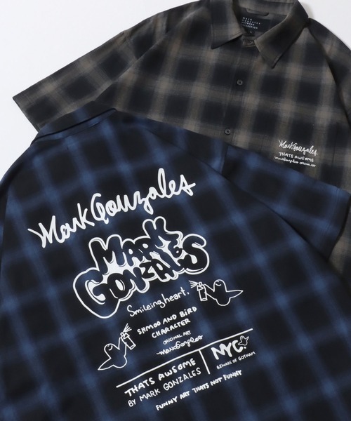 Mark Gonzales(マーク・ゴンザレス)の「MARK GONZALES ARTWORK COLLECTION/マークゴンザレス 別注 ビッグシルエット バックプリント ワンポイント刺繍 オンブレチェック 半袖シャツ(シャツ/ブラウス・メンズ・ブラック×ライム/ブラック×ブルー/ブラック×ホワイト/ブラック×グレー・XL/L/M)」の3枚目の写真