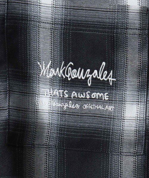 Mark Gonzales(マーク・ゴンザレス)の「MARK GONZALES ARTWORK COLLECTION/マークゴンザレス 別注 ビッグシルエット バックプリント ワンポイント刺繍 オンブレチェック 半袖シャツ(シャツ/ブラウス・メンズ・ブラック×ライム/ブラック×ブルー/ブラック×ホワイト/ブラック×グレー・XL/L/M)」の20枚目の写真