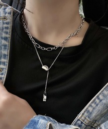 Lilamusant（リラミュゾン）の「●Lilamusant(リラミュゾン)●ニュアンスチェーンレイヤードコネクトネックレス ドロップチャーム Y字シルエット ラリエット（ネックレス）」