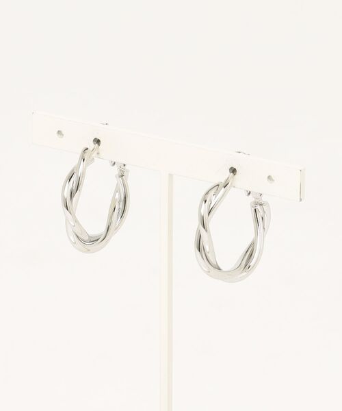 tunee（チュニー）の「ツイストフープリングペアピアス/両耳用/ユニセックス(T3)（ピアス（両耳用）・レディース・シルバー・FREE）」の3枚目の写真