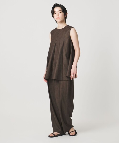 MARW UNITED ARROWS(マルゥ ユナイテッドアローズ)の「<MARW UNITED ARROWS>タック テーパード パンツ UVカット・接触冷感(その他パンツ・レディース・ダークグレー/ネイビー/ダークブラウン・36/34/38)」の16枚目の写真