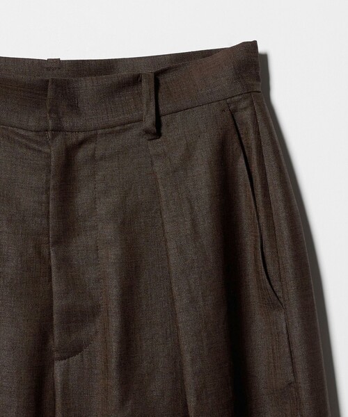 MARW UNITED ARROWS(マルゥ ユナイテッドアローズ)の「<MARW UNITED ARROWS>タック テーパード パンツ UVカット・接触冷感(その他パンツ・レディース・ダークグレー/ネイビー/ダークブラウン・36/34/38)」の6枚目の写真