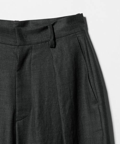 MARW UNITED ARROWS(マルゥ ユナイテッドアローズ)の「<MARW UNITED ARROWS>タック テーパード パンツ UVカット・接触冷感(その他パンツ・レディース・ダークグレー/ネイビー/ダークブラウン・36/34/38)」の17枚目の写真