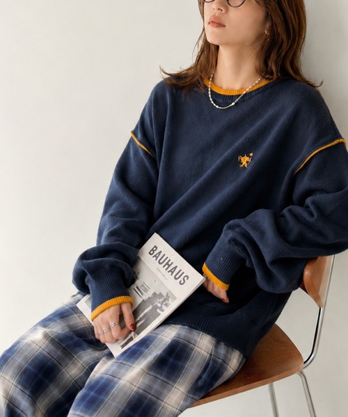 classicalelf(クラシカルエルフ)の「ゆるっと上品、やさしく映える。胸刺繍入り配色クルーネックオーバーサイズニット(長袖)(ニット/セーター・レディース・ネイビー/杢グレー/ベージュ系・SMALL/MEDIUM/LARGE/X-LARGE)」の17枚目の写真