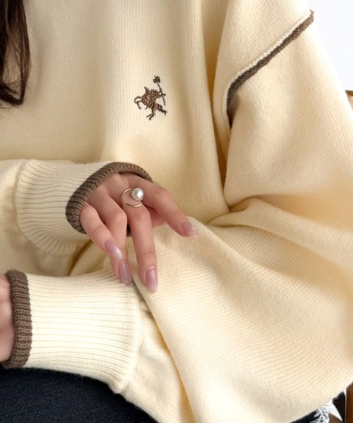 classicalelf(クラシカルエルフ)の「ゆるっと上品、やさしく映える。胸刺繍入り配色クルーネックオーバーサイズニット(長袖)(ニット/セーター・レディース・ネイビー/杢グレー/ベージュ系・SMALL/MEDIUM/LARGE/X-LARGE)」の21枚目の写真