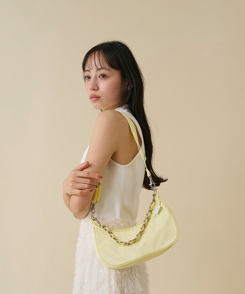 LeSportsac(レスポートサック)の「CHAIN SMALL CONV HOBO レモンシャインスナイデル(ショルダーバッグ・レディース・イエロー・FREE)」の5枚目の写真