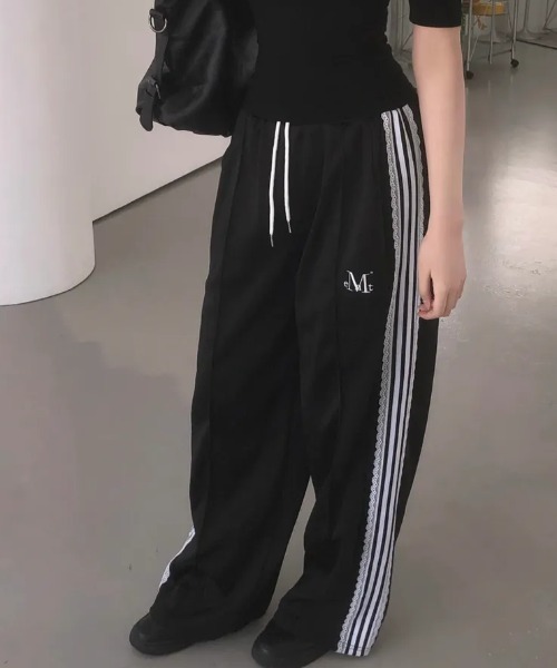 Ada.(エイダ)の「◇MUCENT◇ブランド直輸入正規品/RIELA レーストラックラインバンディングパンツ RIELA LACE TRACK LINE BANDING PANTS(その他パンツ・レディース・ネイビー/ブラック・FREE)」の3枚目の写真