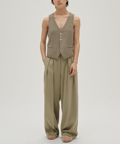 TODAYFUL（トゥデイフル）の「Tuck Wide Trousers 12610714（その他パンツ・レディース・ブラック/ブラウン/ライトグリーン・36/38）」の6枚目の写真