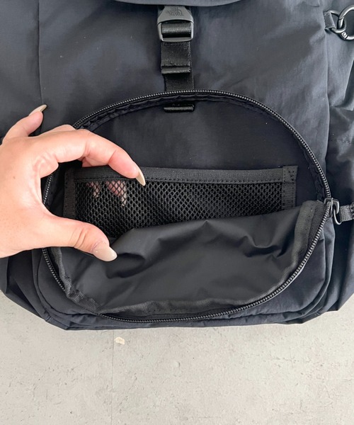 THE NORTH FACE（ザノースフェイス）の「THE NORTH FACE(ザ・ノースフェイス)/巾着型 軽量 リュック バックパック/W'S BREEZE BACKPACK S（バックパック/リュック・レディース・サンドベージュ/ブラック/ピンク・FREE）」の8枚目の写真