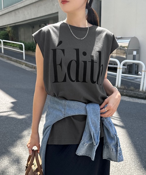 andme(アンドミー)の「汗染み防止ビッグロゴプリントTシャツ【フロッキー/メタリック】(Tシャツ/カットソー・レディース・ブラウン系その他/チャコールグレー×ブラック/グレー系その他/ホワイト×ブラック/ホワイト×シルバー・M)」の1枚目の写真