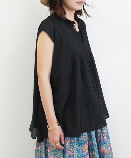 SELECT LEVERY(セレクトリベリー)の「コットンボイルシアーブラウス(シャツ/ブラウス・レディース・ブラック/オフホワイト/ライトブルー・FREE)」の13枚目の写真