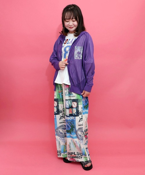 ScoLar(スカラー)の「ScoLar(スカラー) スカラーちゃん箔プリント 接触冷感シアーパーカー(パーカー・レディース・ブラック/パープル/オフホワイト・MEDIUM)」の4枚目の写真