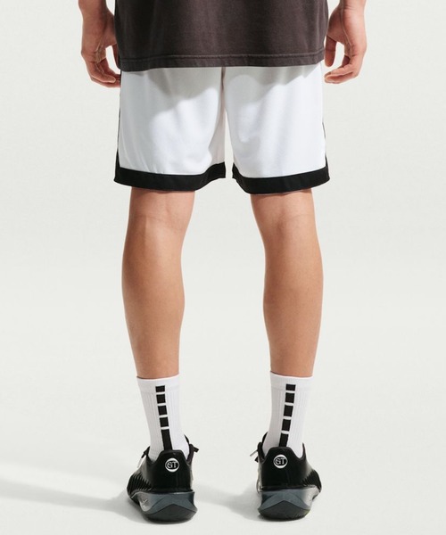 NIKE(ナイキ)の「ナイキ NIKE ナイキ DF DNA ACD 8IN ショート(その他パンツ・メンズ・ホワイト×ブラック・M/L/3XL/2XL/XL/S)」の2枚目の写真