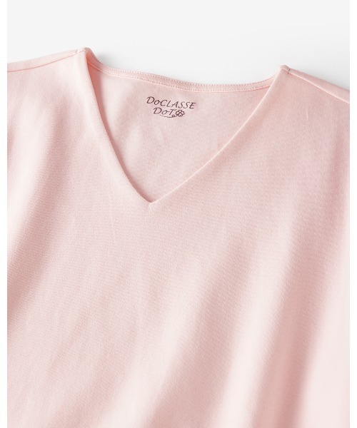 DoCLASSE( ドゥクラッセ)の「VネックN/7分袖・DoT(Tシャツ/カットソー・レディース・ホワイト/ブルー/ライトピンク/ライトグレー/ブラック/ダークブラウン/チャコール/ダークネイビー・L/3L/S/LL/M)」の19枚目の写真
