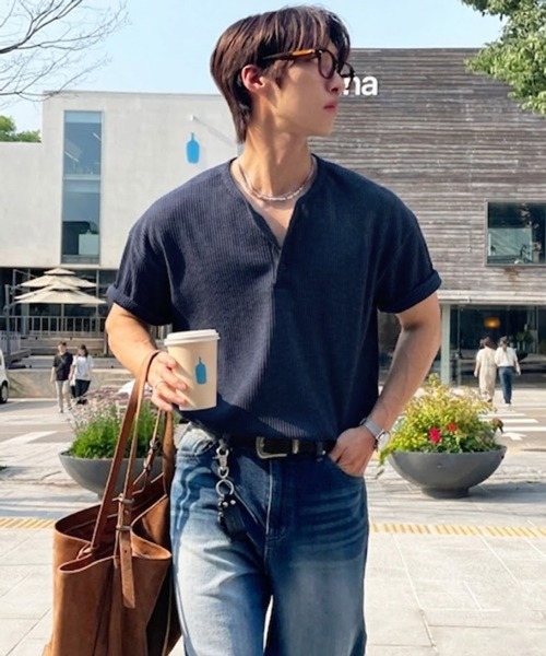 NOWLE(ノウル)の「【NOWLE】凹凸ワッフル サーマル ヘンリーネック 半袖 Tシャツ/ アーバンリラックス ショートスリーブ トップス(Tシャツ/カットソー・メンズ・ネイビー/グレー/ダークブラウン/ブラック/ホワイト・MEDIUM/LARGE/X-LARGE/SMALL)」の10枚目の写真