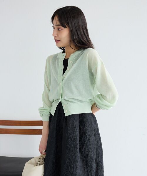 CRAFT STANDARD BOUTIQUE(クラフトスタンダードブティック)の「強撚シアークルーネックショート丈ニットカーディガン(カーディガン/ボレロ・レディース・グリーン/パープル/ブラック・FREE)」の4枚目の写真