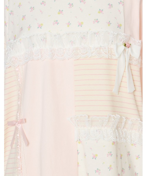 Lolime by mellfy memory(ロリミー バイ メルフィーメモリー)の「floral patchwork T-shirts(Tシャツ/カットソー・レディース・ブルー/ピンク・FREE)」の22枚目の写真