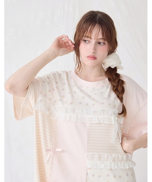 Lolime by mellfy memory(ロリミー バイ メルフィーメモリー)の「floral patchwork T-shirts(Tシャツ/カットソー・レディース・ブルー/ピンク・FREE)」の7枚目の写真