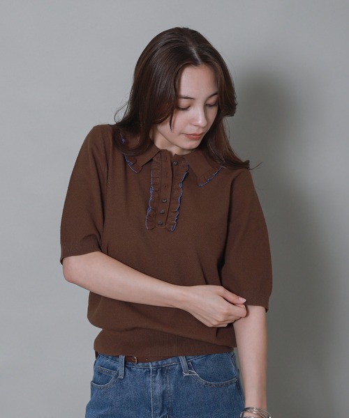 libelle more(リベル モア)の「配色フリルポロニット(ポロシャツ・レディース・グレー/オフホワイト/ブラック/ブラウン・M)」の9枚目の写真