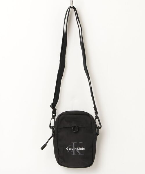 ECHELLE Liberte(エシェルリベルテ)の「Calvin Klein カルバンクライン BOLD LOGO NYLON SLIM REPORTER ショルダーバッグ(ショルダーバッグ・メンズ・ブラック・FREE)」の18枚目の写真