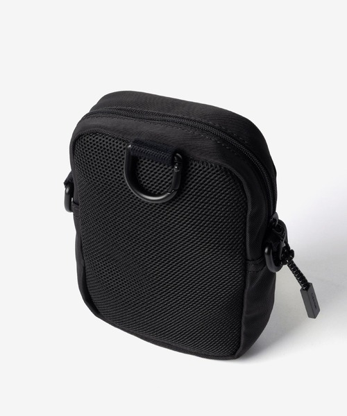 ECHELLE Liberte(エシェルリベルテ)の「Calvin Klein カルバンクライン BOLD LOGO NYLON SLIM REPORTER ショルダーバッグ(ショルダーバッグ・メンズ・ブラック・FREE)」の5枚目の写真